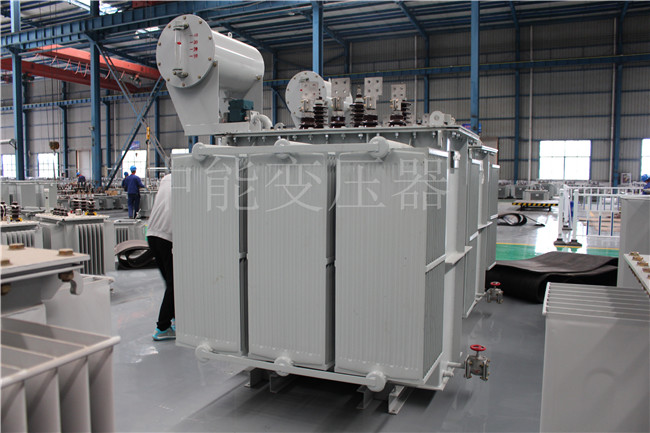 新龙S22-2000KVA油浸式变压器